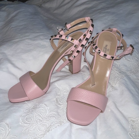 VALENTINO PINK ROCKSTUD HEELS - Picture 1 of 5